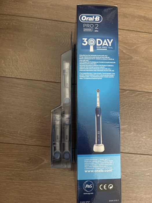 Oral b pro 2 2000 електрическа четка за зъби с 6 резерви