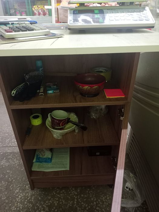 Прилавок срочно.