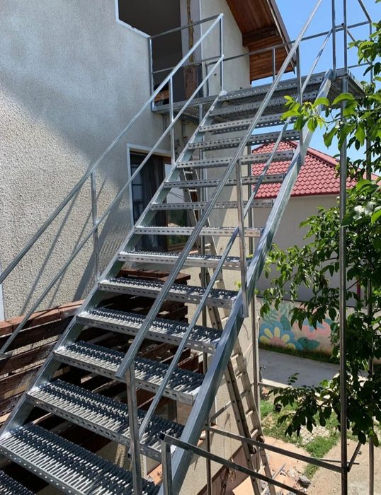 Scări metalice galvanizate
