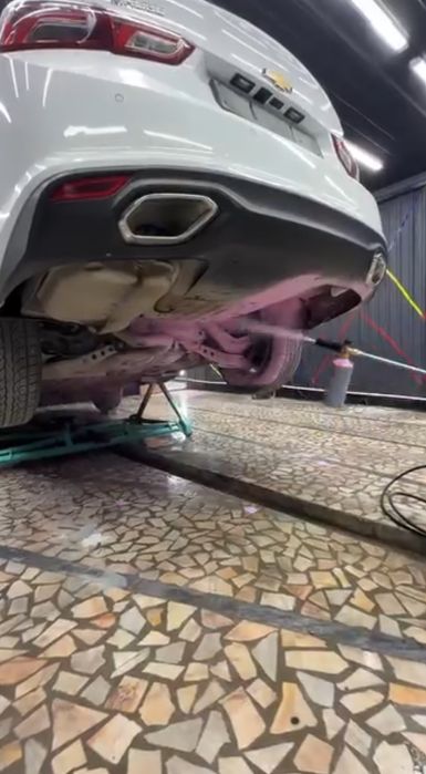 Damkirat moshinani tagini ko'tarib yuvadigan damkirat