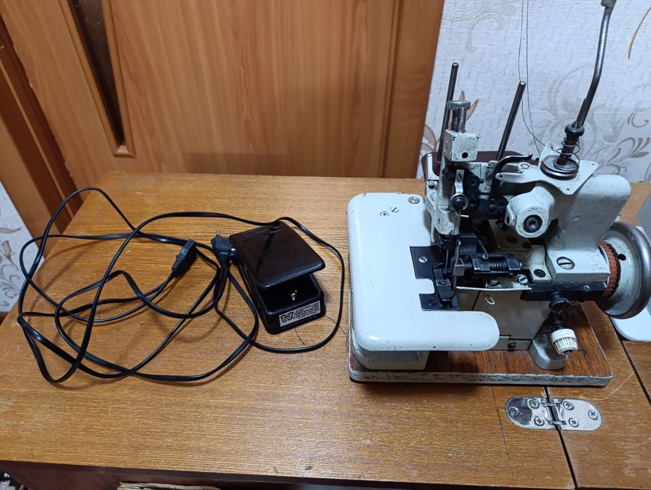 Продаю оверлог 51 класса