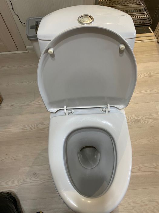 Унитаз в хорошем состоянии