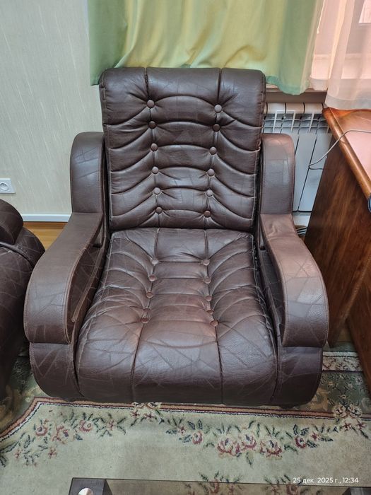 Диван и два кресла