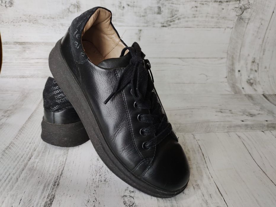 Кроссовки для девочки