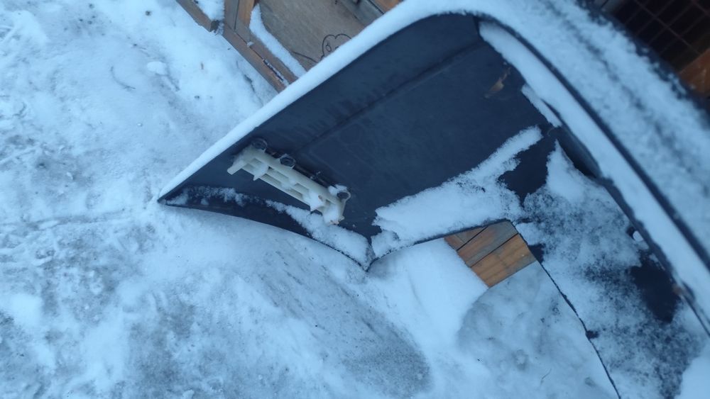 Продам задний бампер Ауди 80 б3