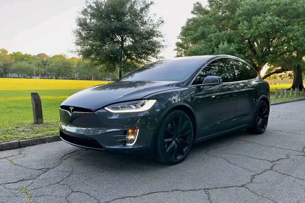 Tesla Model X 90D 7 мест  (все места электро)
