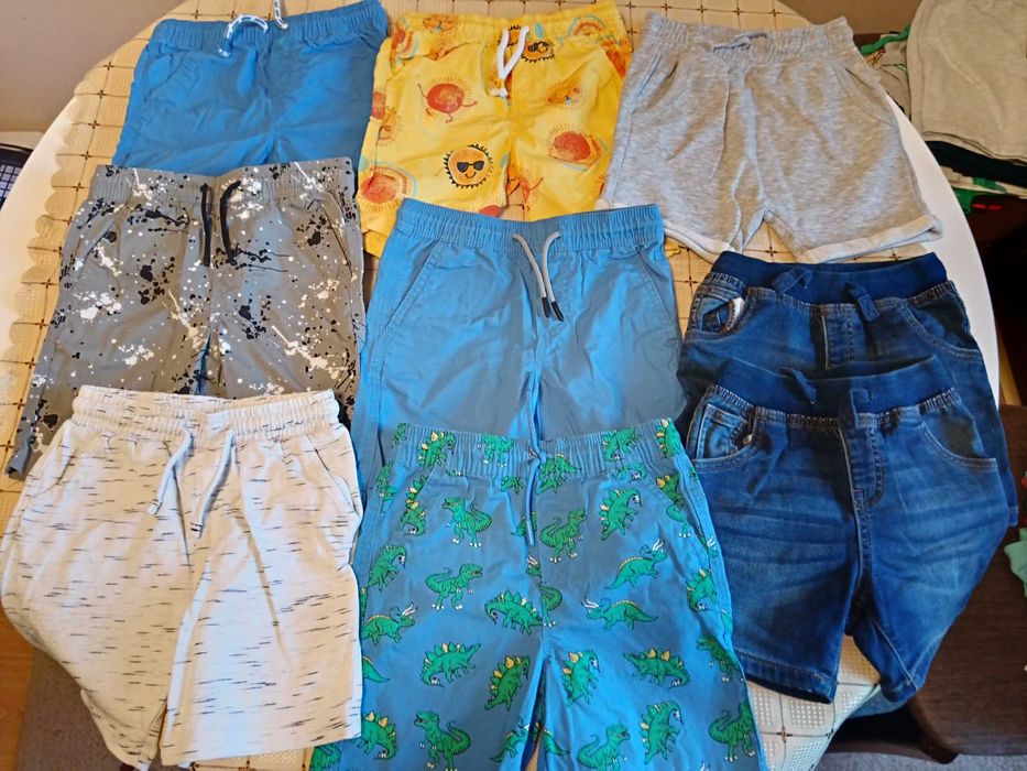 Детски къси панталонки и тениски 4-5 г.