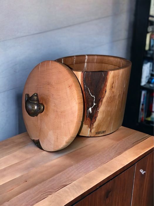 Кутии от дърво и смола цени от 50-160