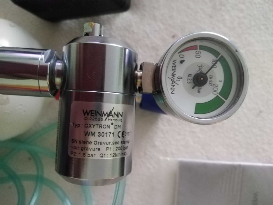 Sistem portabil cu butelie oxigen  2L si regulator Weinmann Oxitron 3