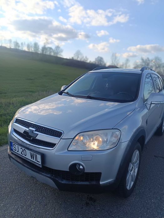 Vând mașina Chevrolet Captiva