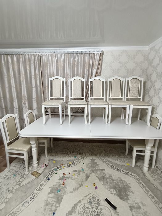 Продам Стол и стулья