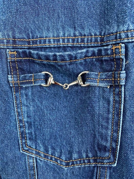 Gucci Denim Kurtka Zestaw. Setul acesta de denim este realizat din