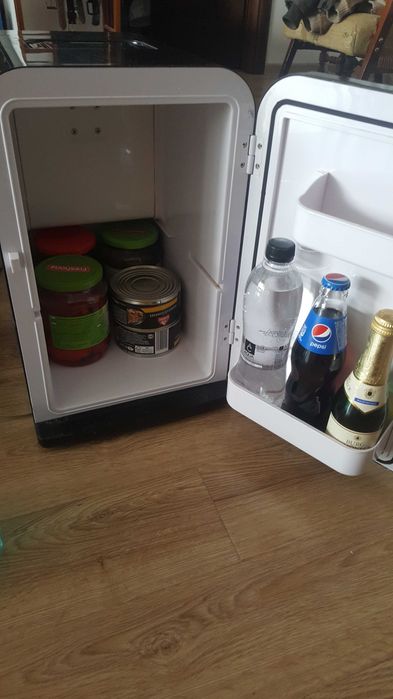 Mini frigider/ frigider rulota