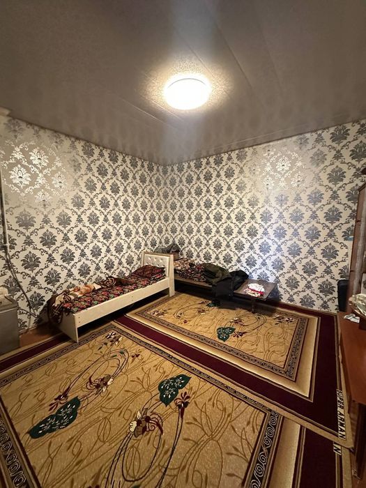 Uy sotiladi narx45 000$ kelishamiz hammasi sharoitida yashashga tayyor