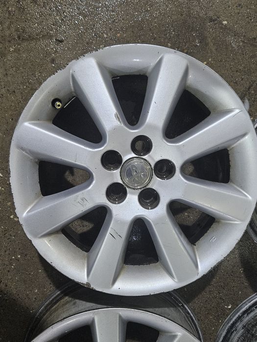 Продам диски Toyota Avensis