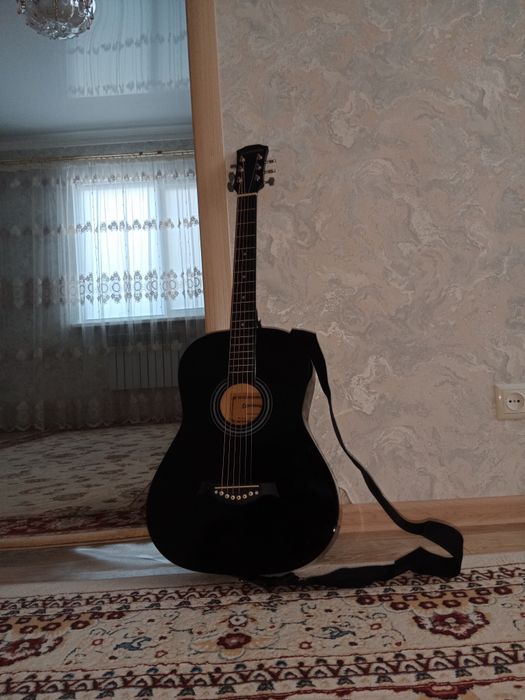 6 струнная гитара