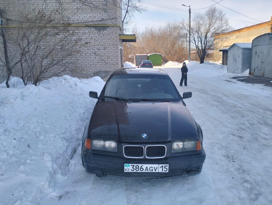 Продам машину BMW 318