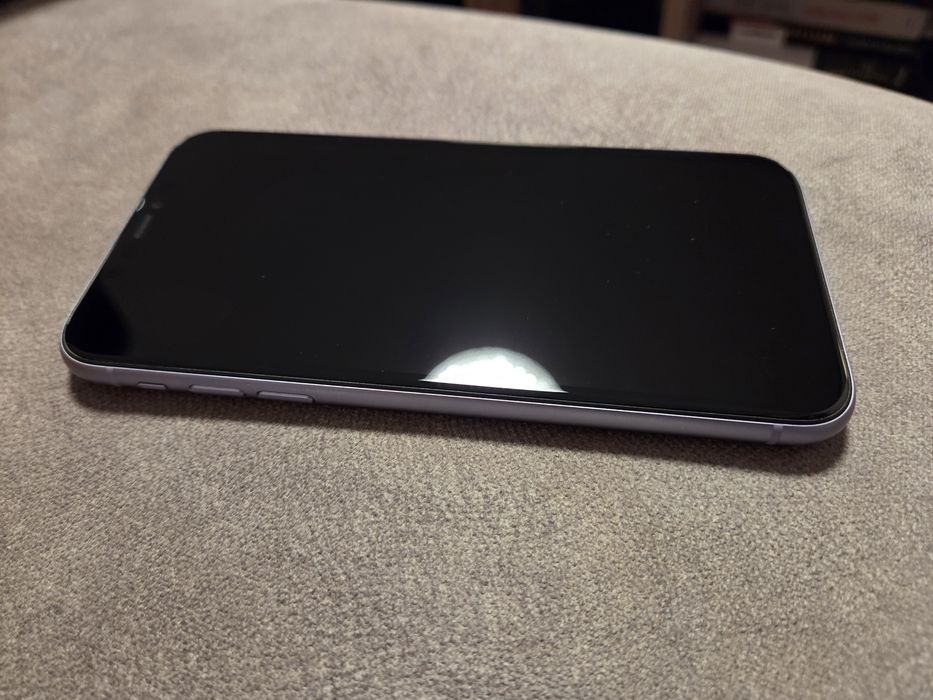 iPhone 11 Purple 64GB + подаръци