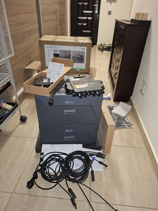 Sistem fotovoltaic cu acumulatori Anker, conectare la priză de 220v fără panouri.