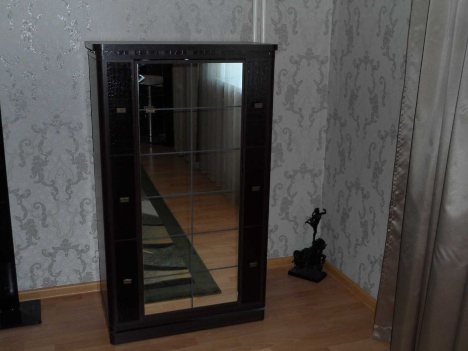 Барный шкаф раздвижной