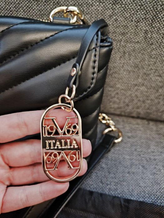 Дамска чанта 19V69