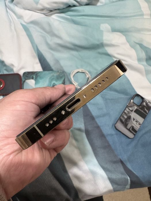 Iphone 12 pro gold