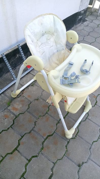 Стульчик для кормления малыша.