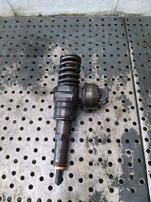 Injector 1.9 tdi vw touran 1t 038130073ag 0414720215
