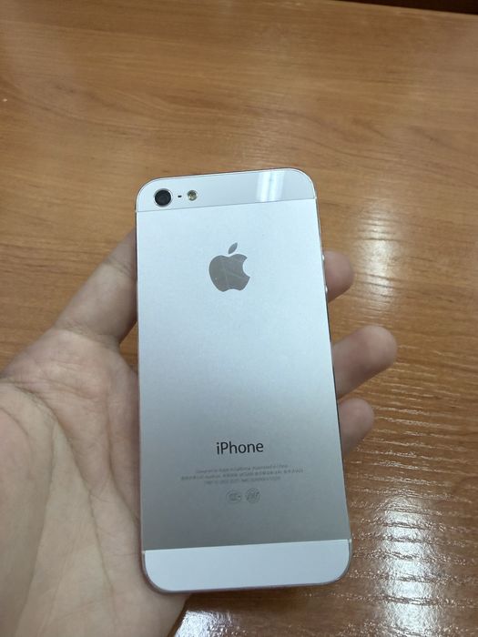 Продам iPhone 5