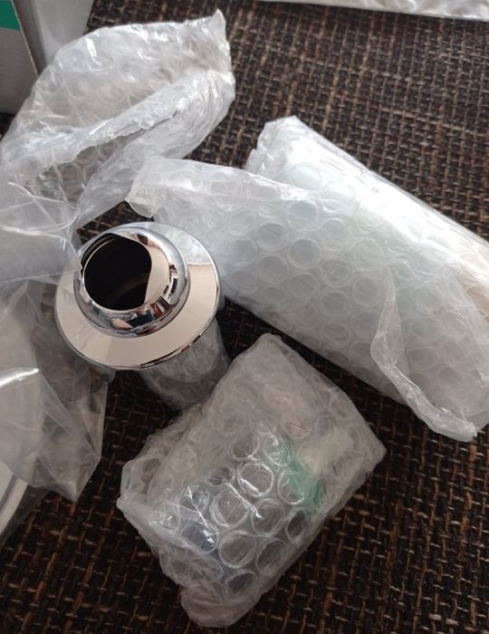 Marca hansgrohe 
Tip de finisare Crom Material ceramică