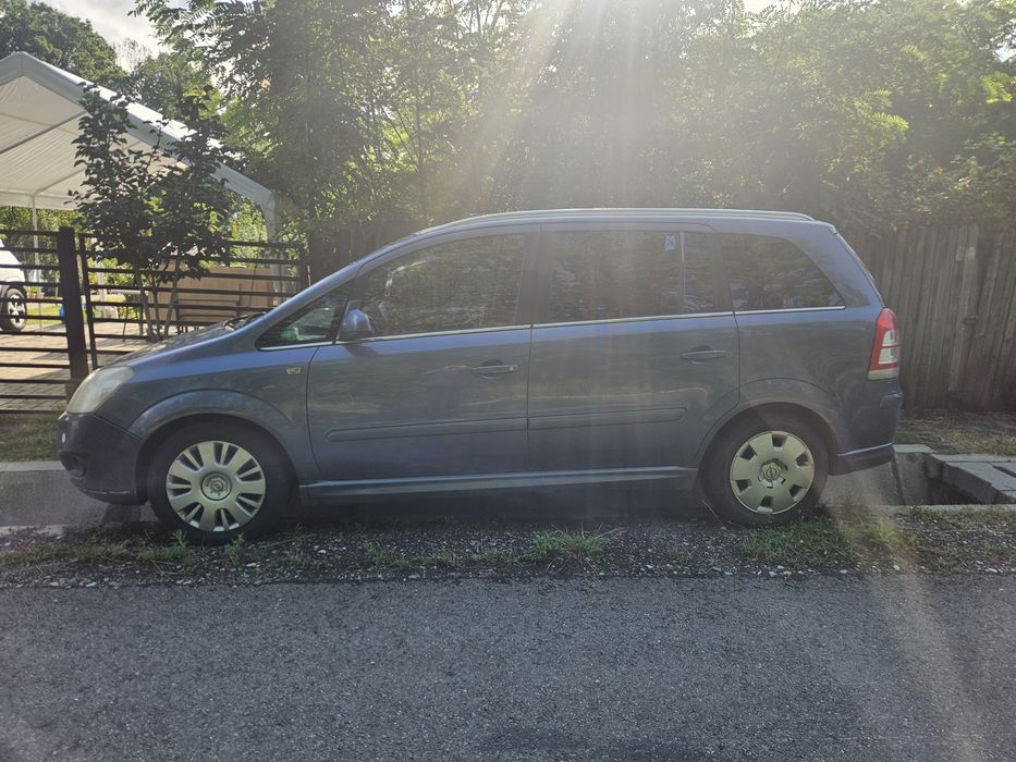 Vand/Dezmembrez Opel Zafira B