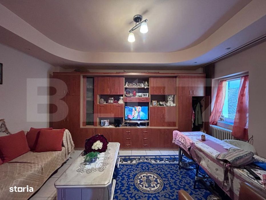 Casa de vanzare - 4 camere - 127 mp - 207 mp teren - ZONA CENTRALA