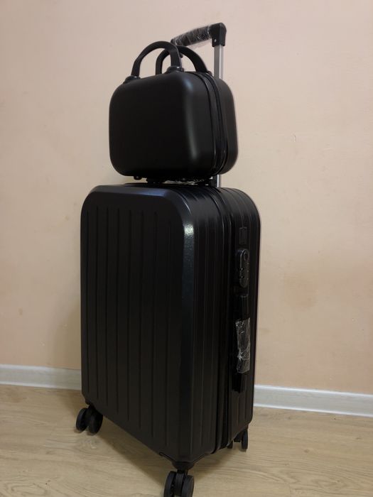 Дорожный чемодан