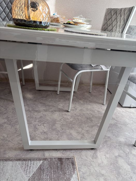 Продам стол раздвижной