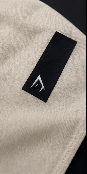 Gymshark Eaze L размер Оргинал