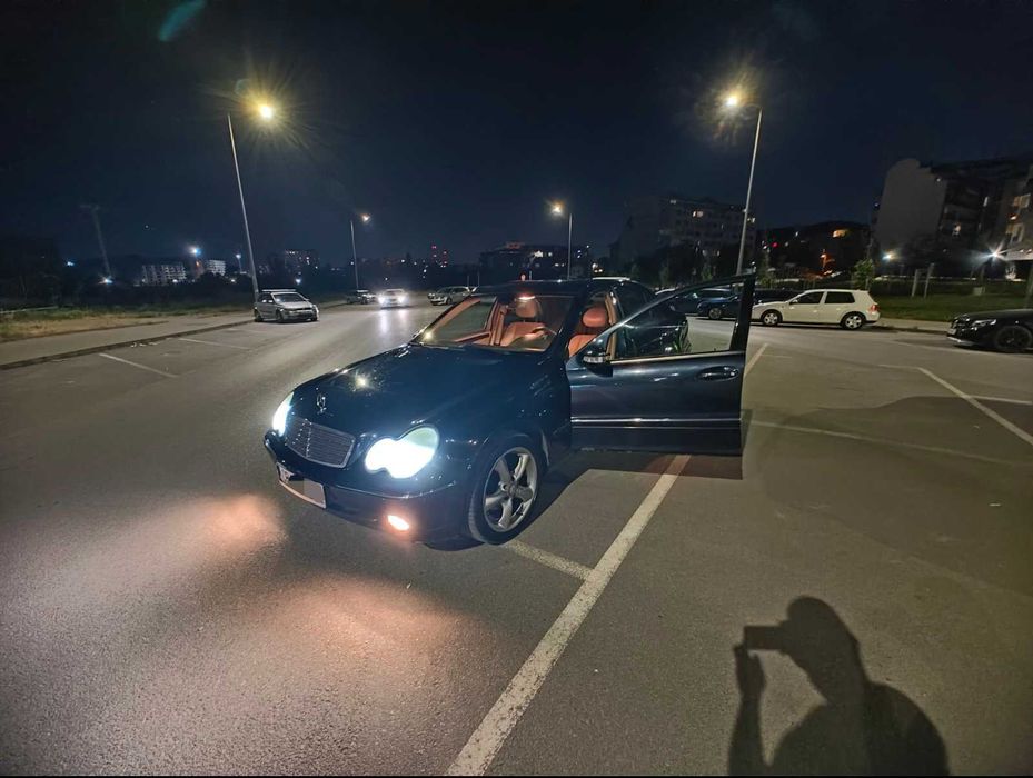 Mercedes-Benz w203 220cdi elegance  ; автомат, кожа.