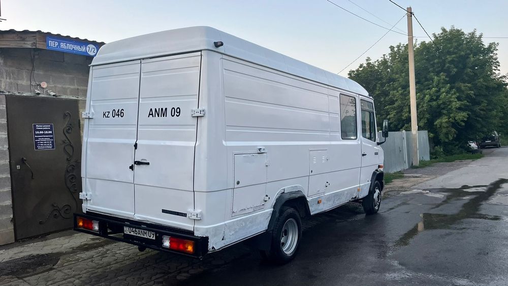 Продам Mercedes 609D