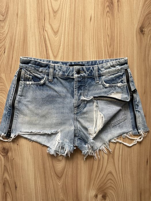 GUESS / дамски къси дънки W27