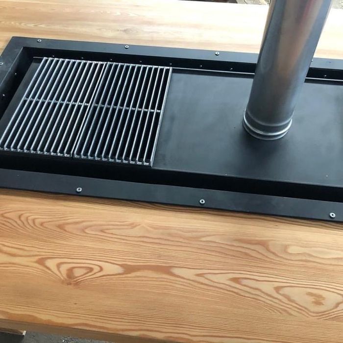 Masă interior / exterior cu grătar “Gentlemen’s Grill”