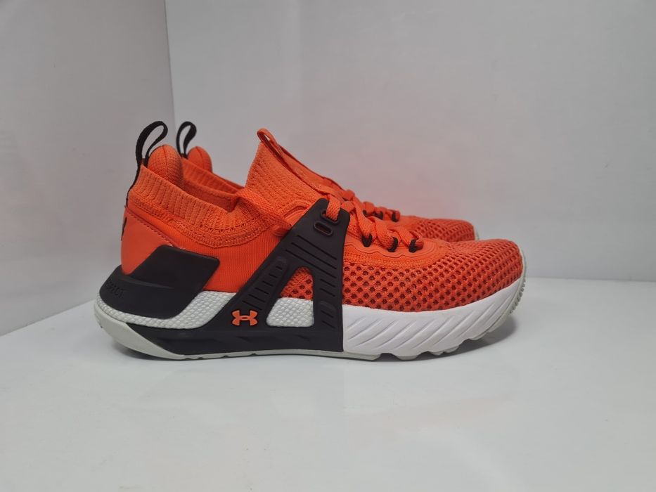 Маратонки Under Armour Hovr 
 Project The Rock 

Чисто нови.

Размер 3