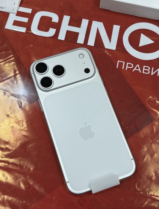 ЧИСТО НОВ 256GB iPhone 17 Pro Max 5G Technopolis Гаранция 2029 SILVER