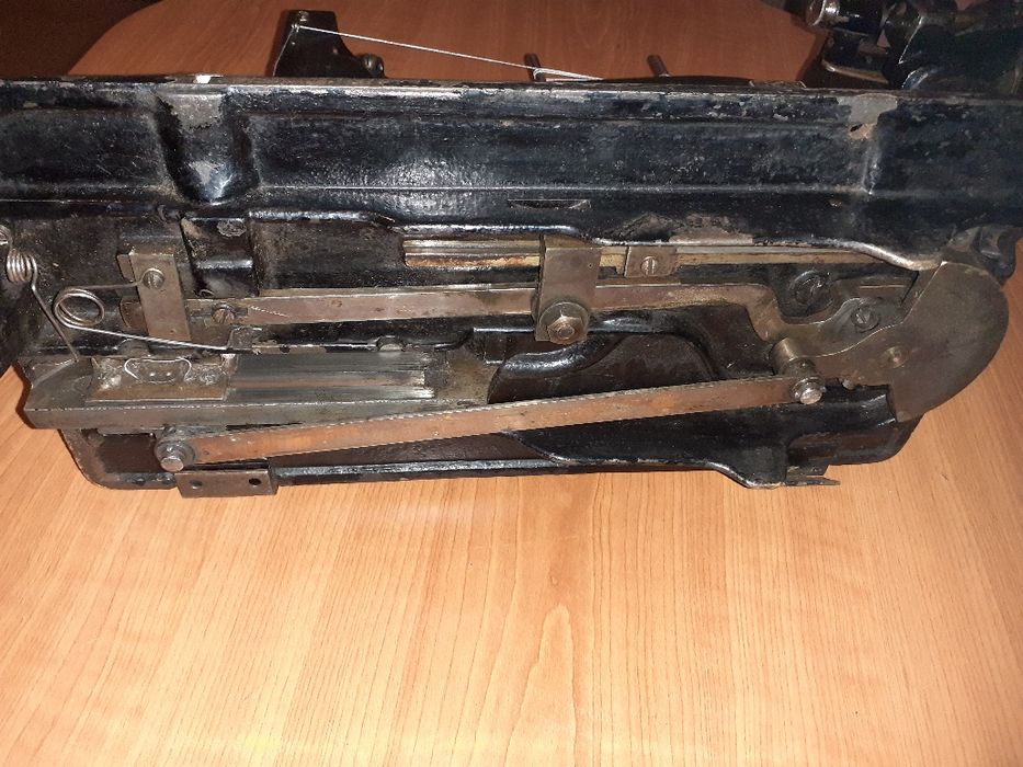 De vânzare mașină de cusut