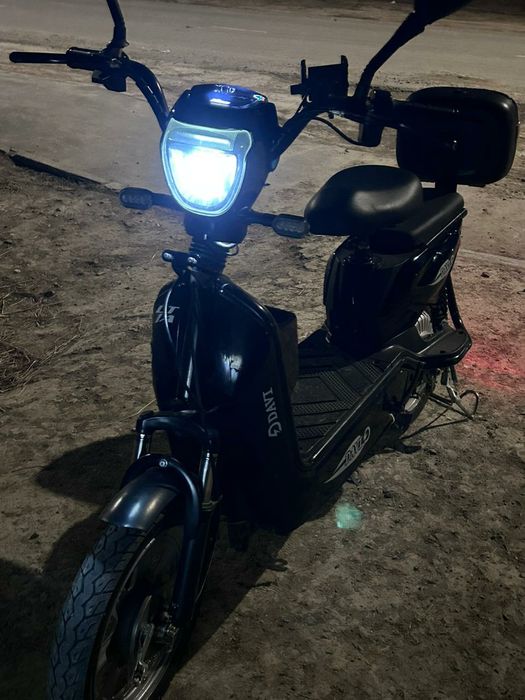 Электроскутер DAVI