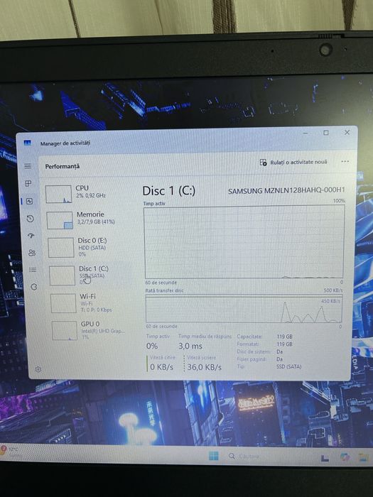 Laptop lenovo| i7gen8 | display 17,3 inch| ssd+hdd | bateria ca noua