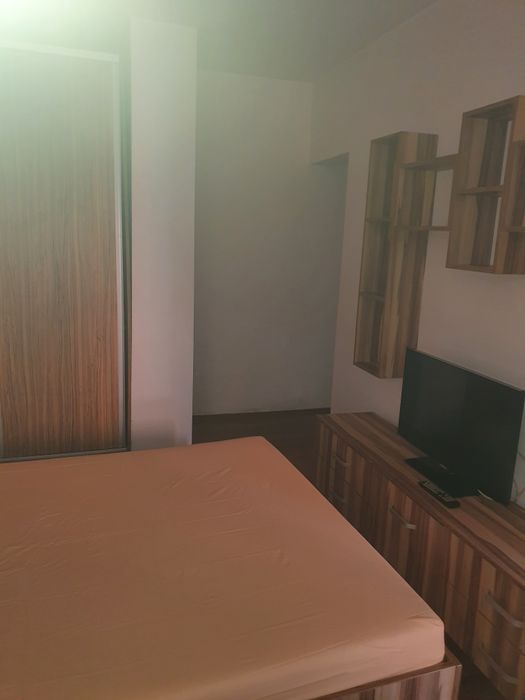 De ìnchiriat garsonieră cu intrţinere inclus  la casă