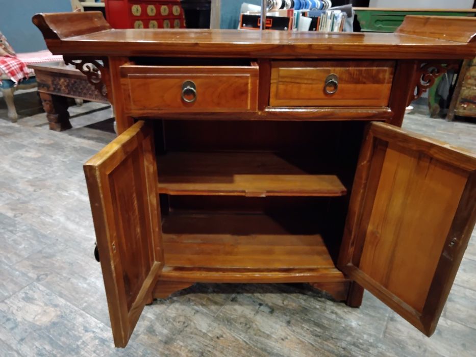 Тумба -комод коричневый.