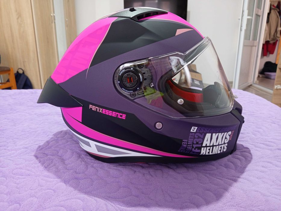 Vând casca moto axxis