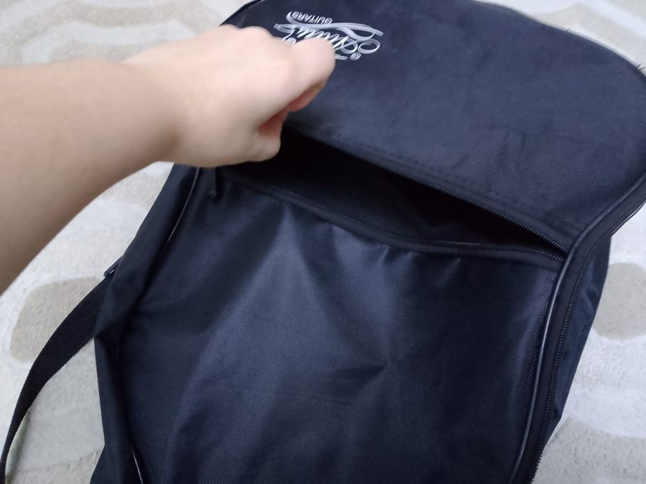 Чехол для акустической гитары .