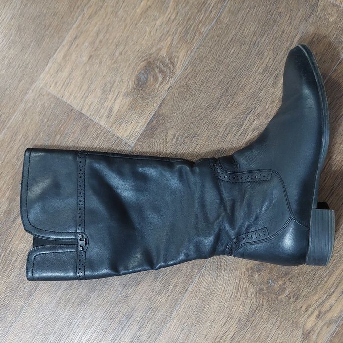 Продам демисезонные сапоги