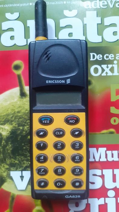 Telefon Nokia 3210 si Ericsson Ga628